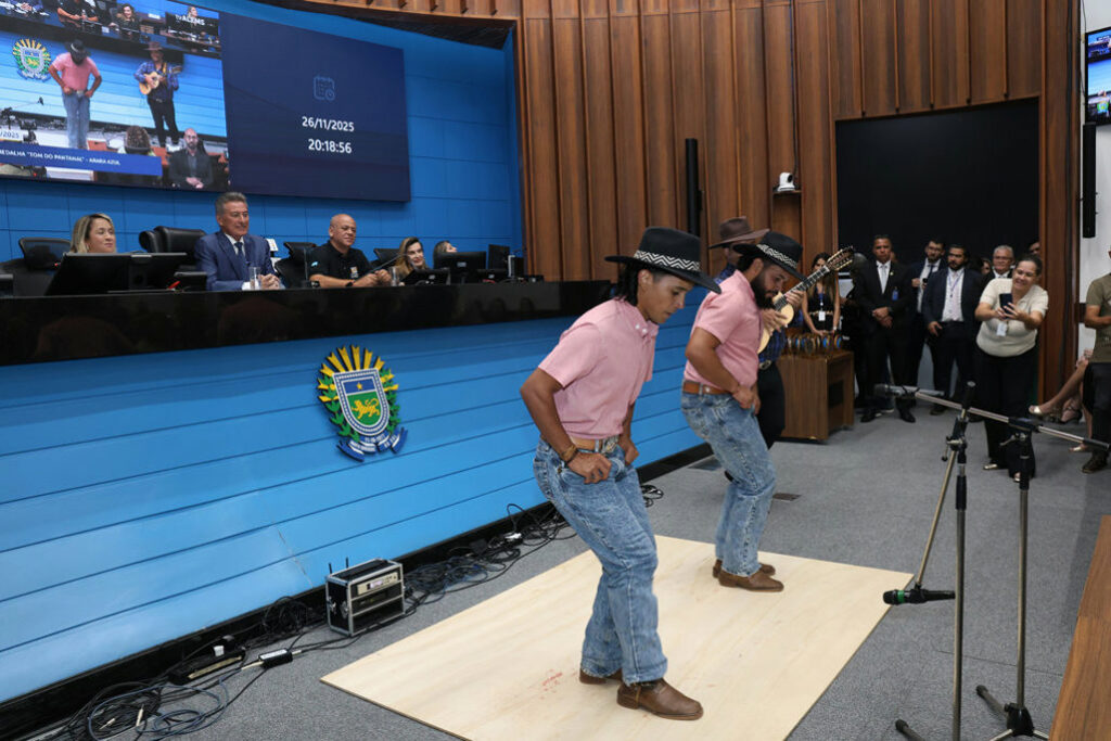 Medalha “Tom do Pantanal - Arara Azul” valoriza talentos que difundem a música de MS