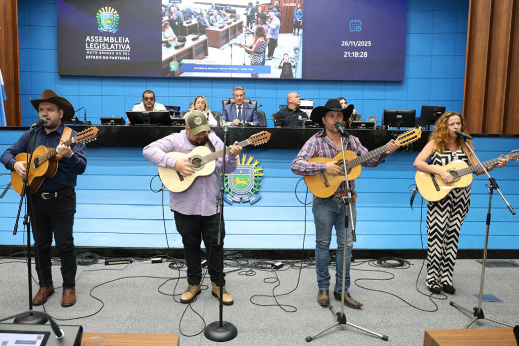Medalha “Tom do Pantanal - Arara Azul” valoriza talentos que difundem a música de MS