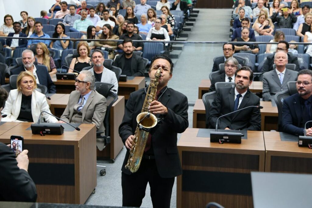 Odontologia: Reconhecimento da ALEMS aos profissionais da área ressalta compromisso Saúde