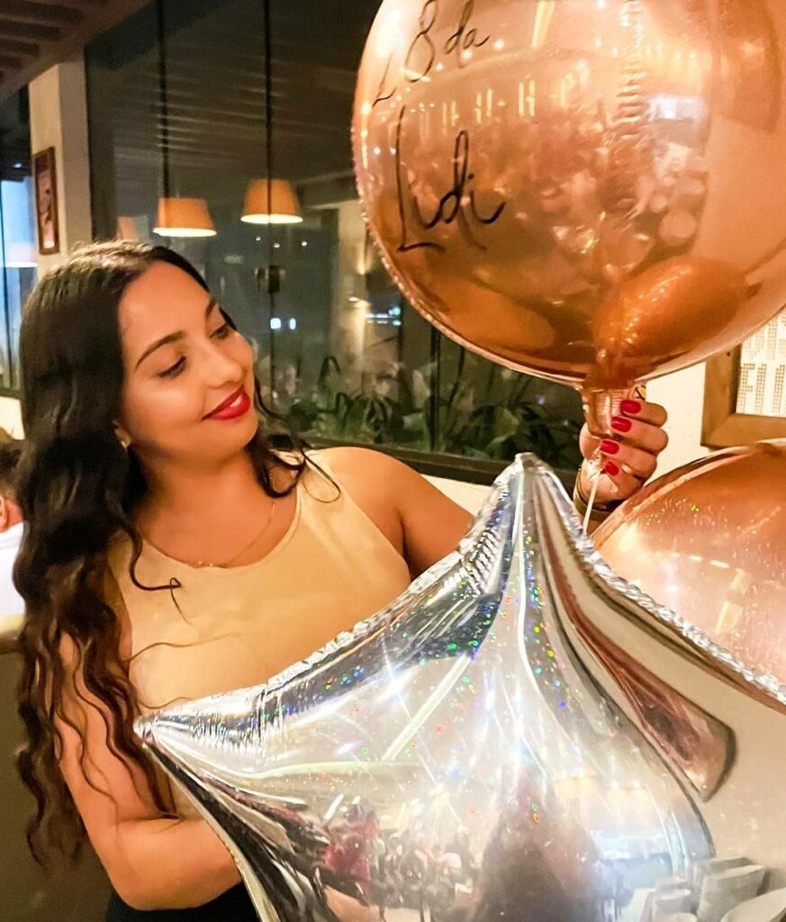 Saiba quem faz aniversário hoje, dia 02/11/25, por Dora Nunes Saiba quem faz aniversário hoje, dia 02/11/25, por Dora Nunes