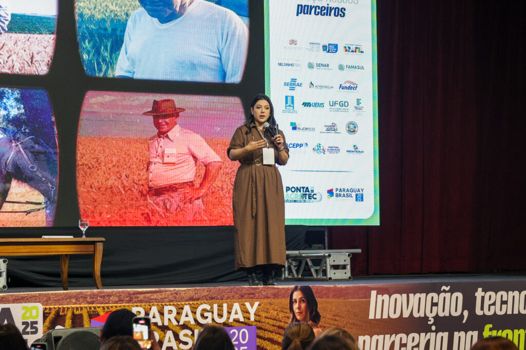 Camila Telles inspira o público no 2º dia da Ponta Agrotec 2025 com palestra sobre coragem, união e o futuro do agro Camila Telles inspira o público no 2º dia da Ponta Agrotec 2025 com palestra sobre coragem, união e o futuro do agro