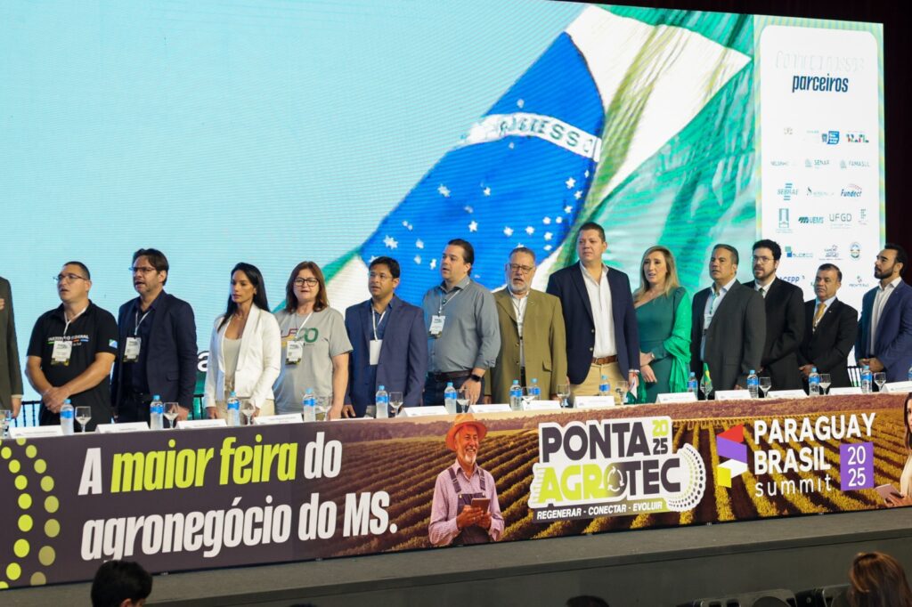 Nem a chuva atrapalhou: cerimônia de abertura da Ponta Agrotec 2025 reuniu autoridades e público em Ponta Porã Nem a chuva atrapalhou: cerimônia de abertura da Ponta Agrotec 2025 reuniu autoridades e público em Ponta Porã