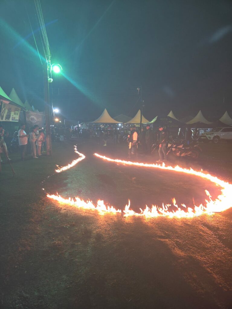 Mesmo sob chuva, Motorcycle 2025 atrai grande público na fronteira e arrecadação será destinada a ações humanitárias em Ponta Porã Mesmo sob chuva, Motorcycle 2025 atrai grande público na fronteira e arrecadação será destinada a ações humanitárias em Ponta Porã