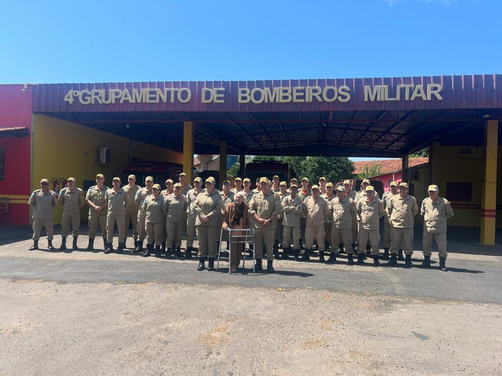 Eva Siqueira de Jesus: pioneira de Ponta Porã atuou decisivamente para implantação do Corpo de Bombeiros na fronteira Eva Siqueira de Jesus: pioneira de Ponta Porã atuou decisivamente para implantação do Corpo de Bombeiros na fronteira