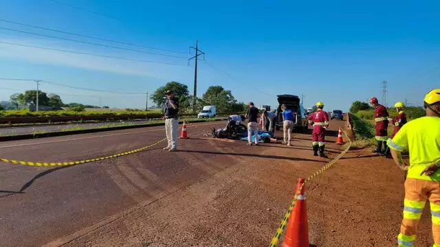 Motociclista morre ao bater em veículo de carga em trecho crítico da BR-163