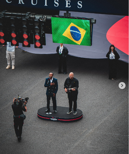 Thiaguinho relembra infância em MS após cantar hino nacional na F1: ‘Emoção’