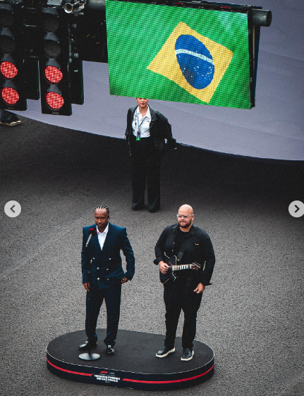 Thiaguinho relembra infância em MS após cantar hino nacional na F1: ‘Emoção’