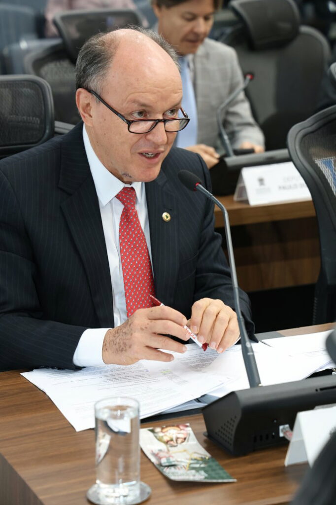 Deputados aprovam 15 matérias e debatem esporte solidário e endividamento de servidores Deputados aprovam 15 matérias e debatem esporte solidário e endividamento de servidores
