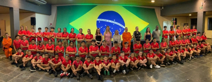 Lia anuncia nova emenda e prestigia formatura do Bombeiros do Amanhã