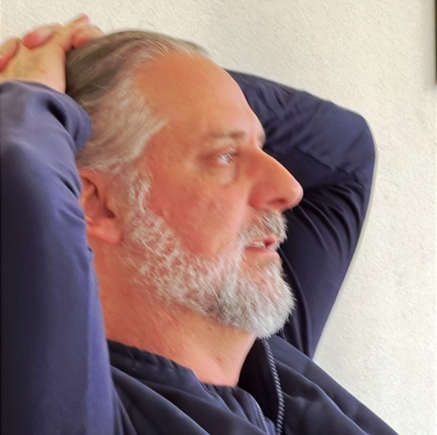 Confira os aniversariantes desse dia 22/12/25, por Dora Nunes