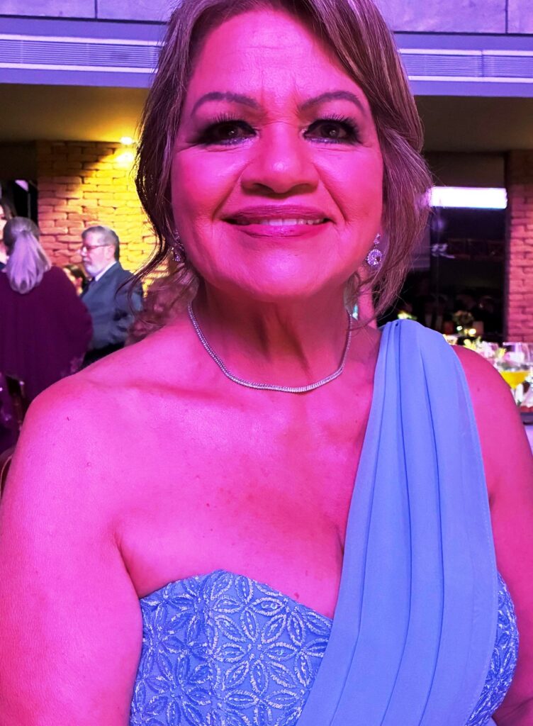 Saiba quem faz aniversário hoje, dia 09/12/25, por Dora Nunes Saiba quem faz aniversário hoje, dia 09/12/25, por Dora Nunes