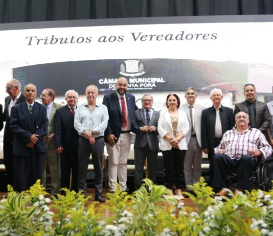 Sessão solene “Legado Pontaporanense – Tributo a Vereadores” homenageia ex-parlamentares de várias décadas em Ponta Porã Category Vídeos