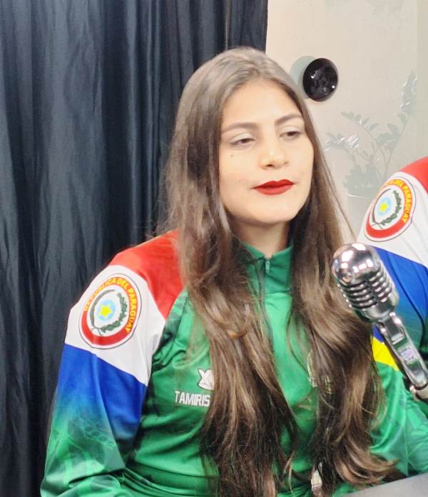 Jovens transformam antigo lixão de Ponta Porã em floresta urbana em formação Jovens transformam antigo lixão de Ponta Porã em floresta urbana em formação