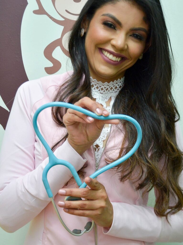 Confira os aniversariantes desse dia 02/12/25, por Dora Nunes