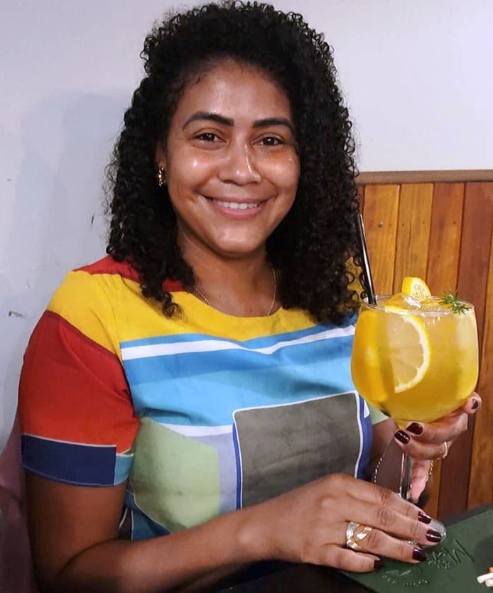 Confira os aniversariantes desse dia 02/12/25, por Dora Nunes