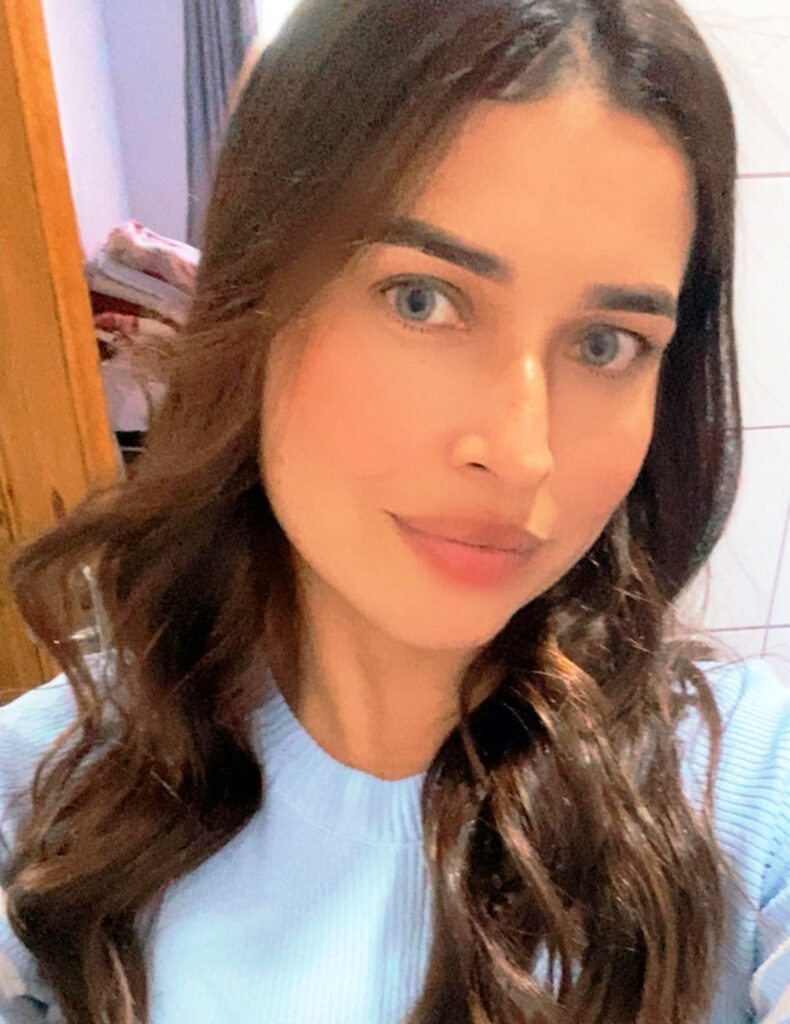 Confira os aniversariantes desse dia 02/12/25, por Dora Nunes