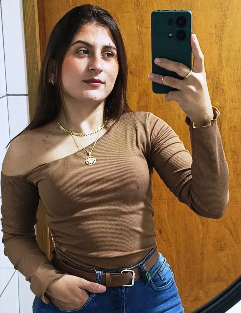 Confira os aniversariantes desse dia 08/12/25, por Dora Nunes