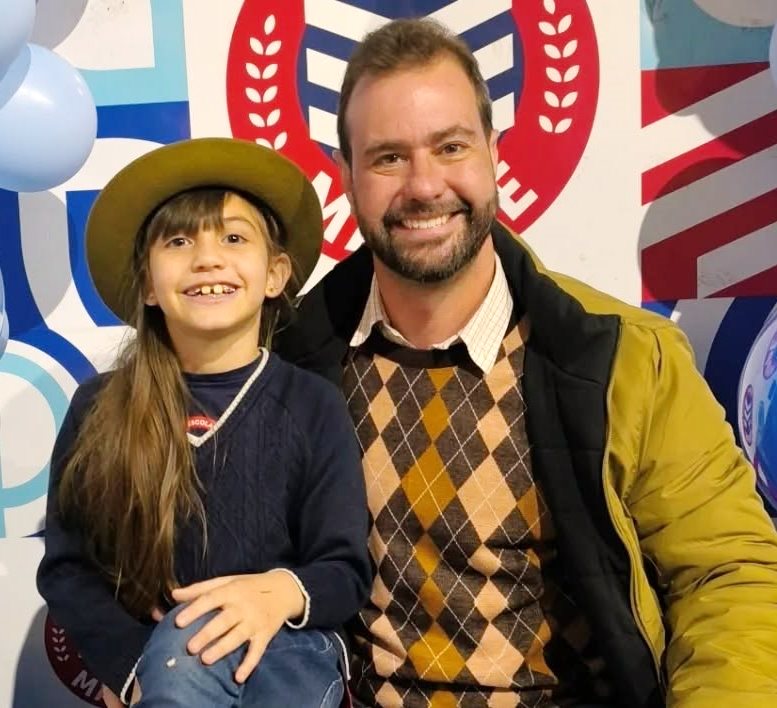 Confira os aniversariantes desse dia 05/12/25, por Dora Nunes