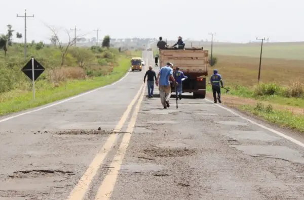 Estado inicia a pavimentação a MS-289 entre Amambai e Jutí e anuncia restauração de rodovias no Cone Sul Estado inicia a pavimentação a MS-289 entre Amambai e Jutí e anuncia restauração de rodovias no Cone Sul
