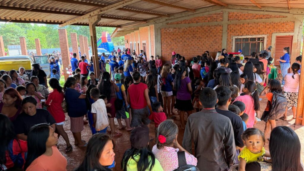 Deputada Lia Nogueira promove ação na Aldeia Bororó e leva alegria a centenas de crianças