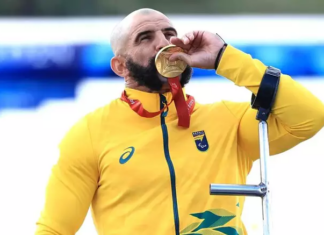 Category "Esportes" com ad especifico contratado