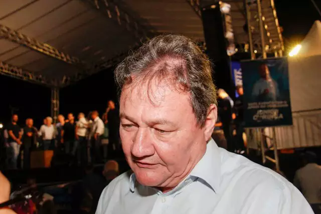 Festa tem anúncio de retomada das obras de asfalto e do acesso às Moreninhas