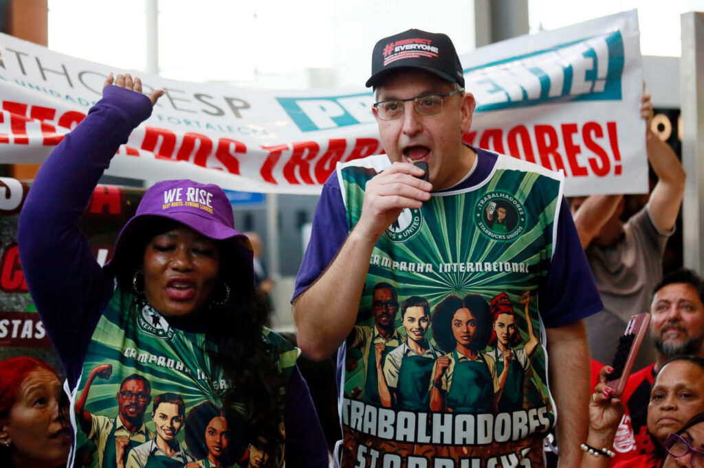 Protesto no Aeroporto de Guarulhos paralisa Starbucks em mobilização global por direitos trabalhistas