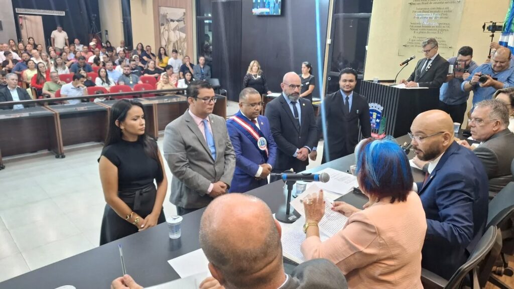 Em sessão solene, Jelson Bernabé assume a presidência da Câmara em Ponta Porã Em sessão solene, Jelson Bernabé assume a presidência da Câmara em Ponta Porã