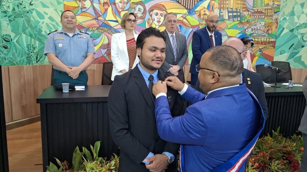 Em sessão solene, Jelson Bernabé assume a presidência da Câmara em Ponta Porã Em sessão solene, Jelson Bernabé assume a presidência da Câmara em Ponta Porã