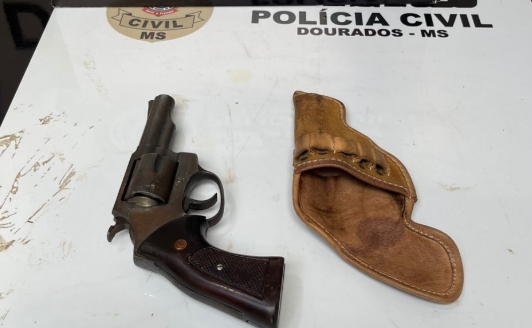 Suspeito de disparos em conveniência se apresenta à polícia