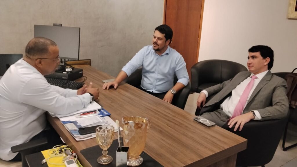 Ponta Porã: Jelson Bernabé recebe presidente da UCVMS e destaca força do Legislativo municipal