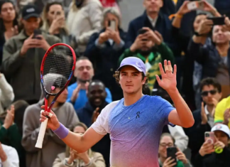 Category "Esportes" com ad especifico contratado