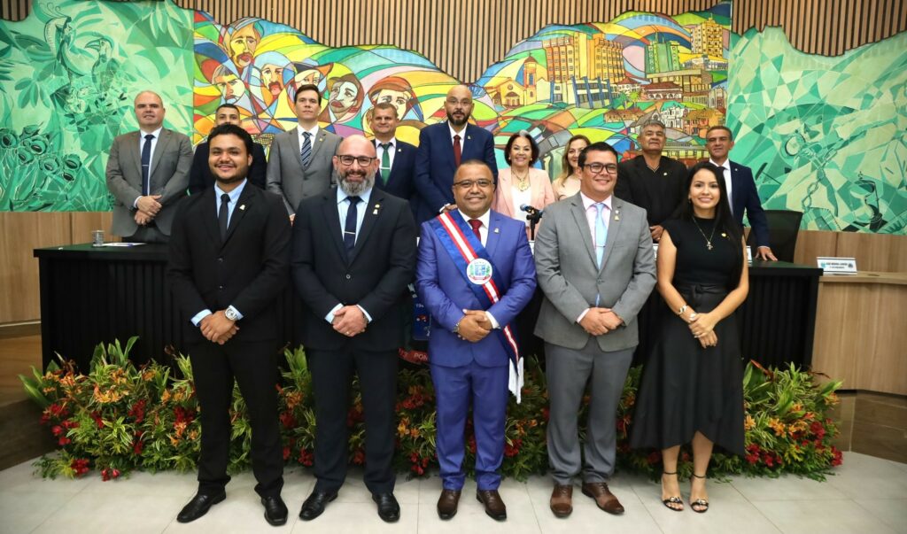 Entrega da faixa presidencial marca posse na Câmara de Ponta Porã Entrega da faixa presidencial marca posse na Câmara de Ponta Porã