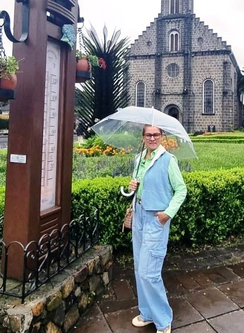 Saiba quem faz aniversário hoje, dia 01/02/26, por Dora Nunes Saiba quem faz aniversário hoje, dia 01/02/26, por Dora Nunes