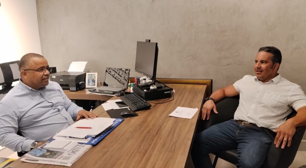 Vice-prefeito Dr. Patrick Derzi realiza visita institucional à Câmara Municipal de Ponta Porã