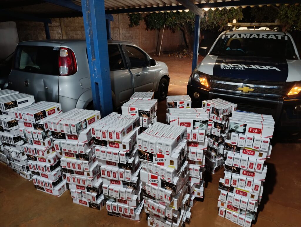 PM apreende 700 pacotes de cigarros contrabandeados no Distrito de Nova Itamarati PM apreende 700 pacotes de cigarros contrabandeados no Distrito de Nova Itamarati