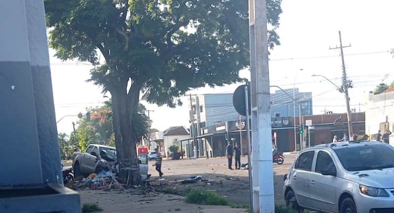 Ponta Porã: Violento acidente no centro da cidade deixa morto e ferido Ponta Porã: Violento acidente no centro da cidade deixa morto e ferido