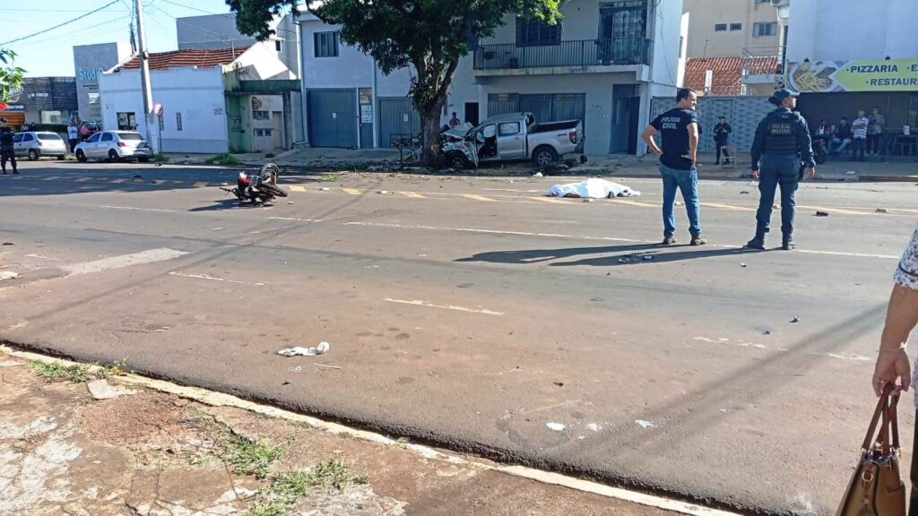 Ponta Porã: Violento acidente no centro da cidade deixa morto e ferido Ponta Porã: Violento acidente no centro da cidade deixa morto e ferido