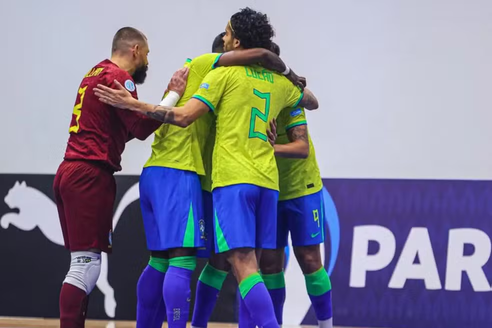 Futsal: Brasil deslancha, aplica 6 a 0 na Bolívia e vence a 1ª na Copa América no Paraguai Futsal: Brasil deslancha, aplica 6 a 0 na Bolívia e vence a 1ª na Copa América no Paraguai