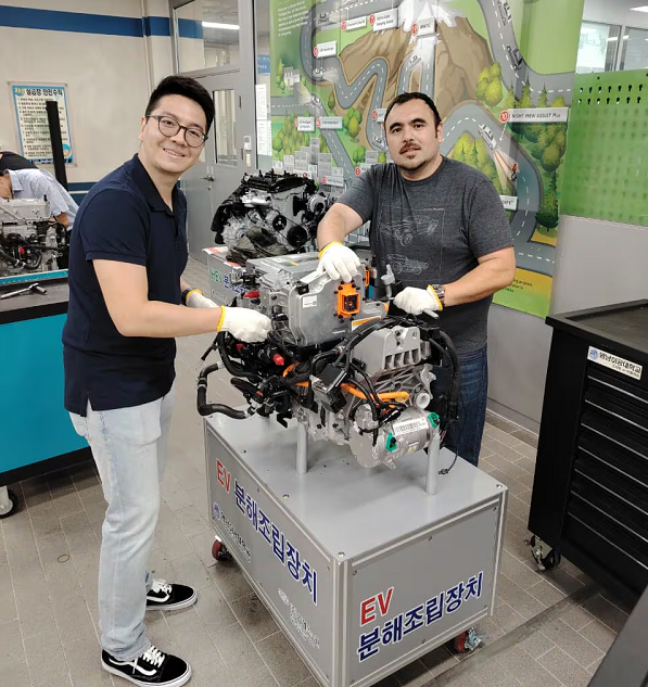 El futuro llegó: mecánico paraguayo comparte guía sobre vehículos eléctricos El futuro llegó: mecánico paraguayo comparte guía sobre vehículos eléctricos