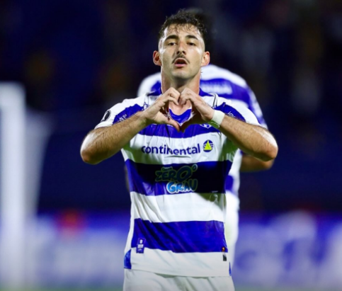 Pura história! Um golaço coroa a estreia dos sonhos do 2 de Mayo na Libertadores.