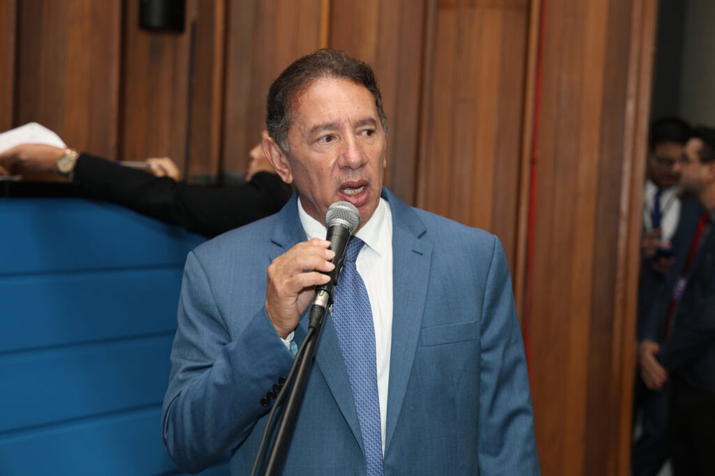 Gerson Claro apresenta moção de congratulação por posse de Alexandre Magno no CNMP