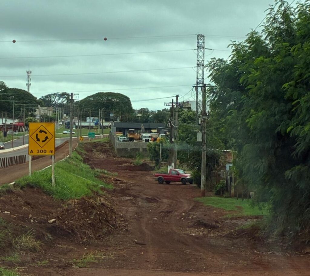 Obra na MS-156 em Dourados busca pôr fim a alagamentos após pedido de Lia Nogueira Obra na MS-156 em Dourados busca pôr fim a alagamentos após pedido de Lia Nogueira