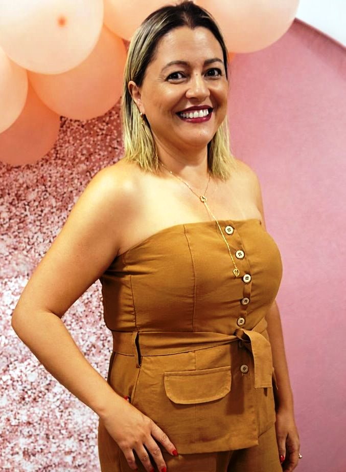 Confira os aniversariantes desse dia 09/02/26, por Dora Nunes