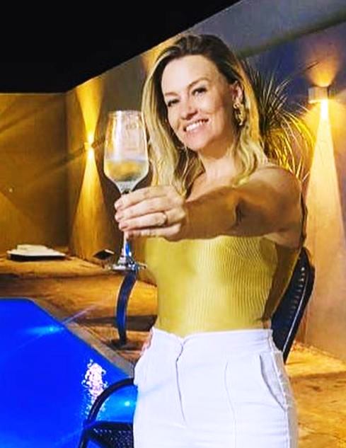 Confira os aniversariantes desse dia 18/02/26, por Dora Nunes Confira os aniversariantes desse dia 18/02/26, por Dora Nunes