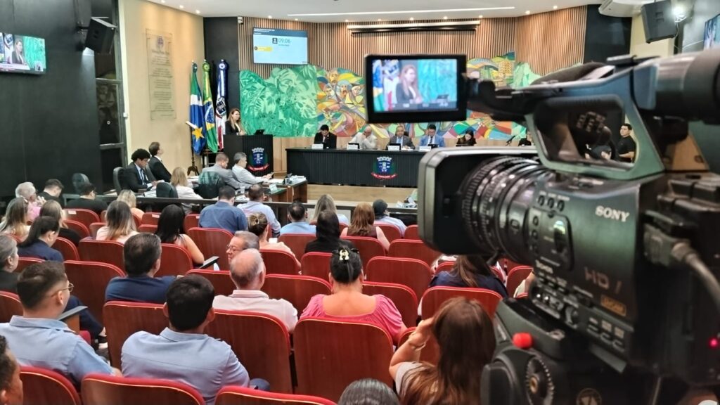 Vereadores aprovam reajuste salarial para os professores de Ponta Porã