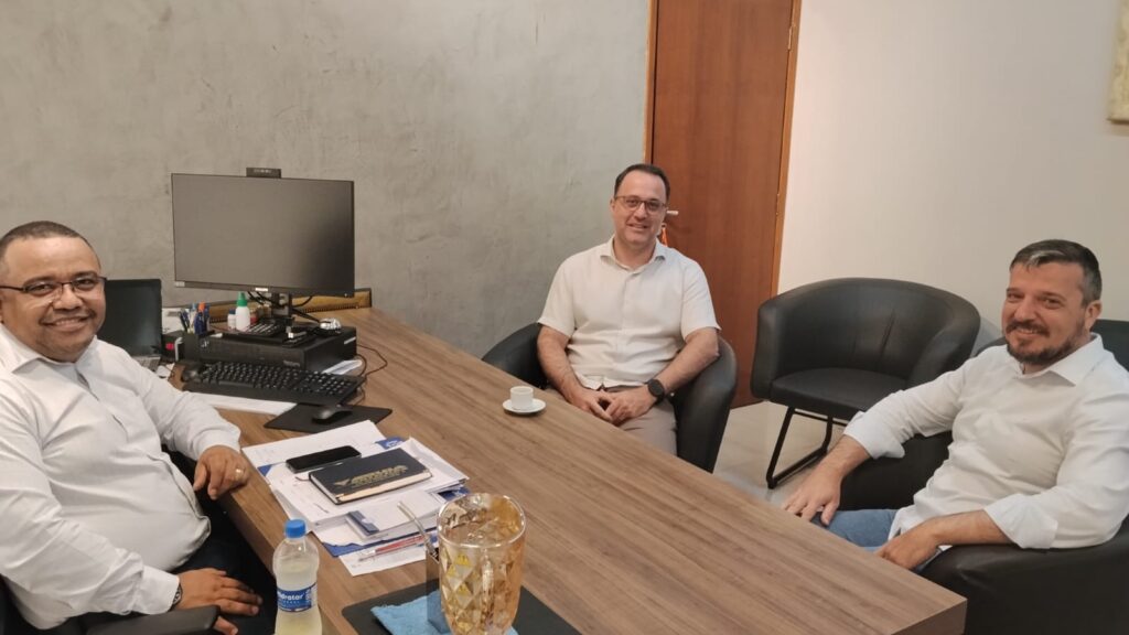 Secretário de Saúde visita presidente da Câmara e reforça parceria em Ponta Porã
