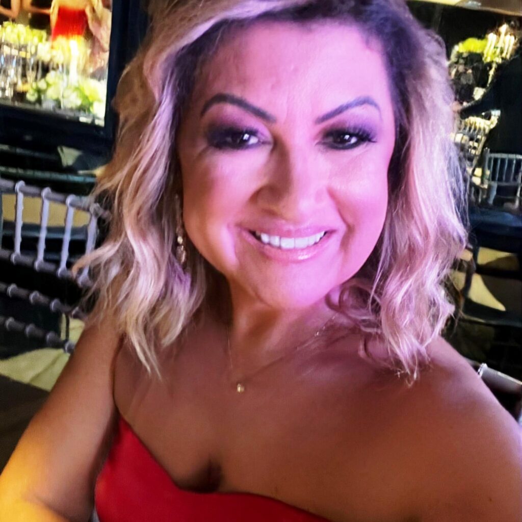 Confira os aniversariantes desse dia 21/02/26, por Dora Nunes