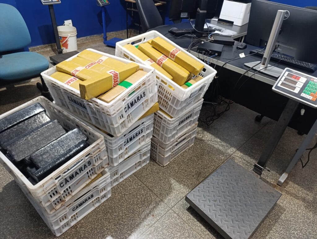 PM apreende mais de 220 quilos de maconha e recupera veículo roubado em Ponta Porã