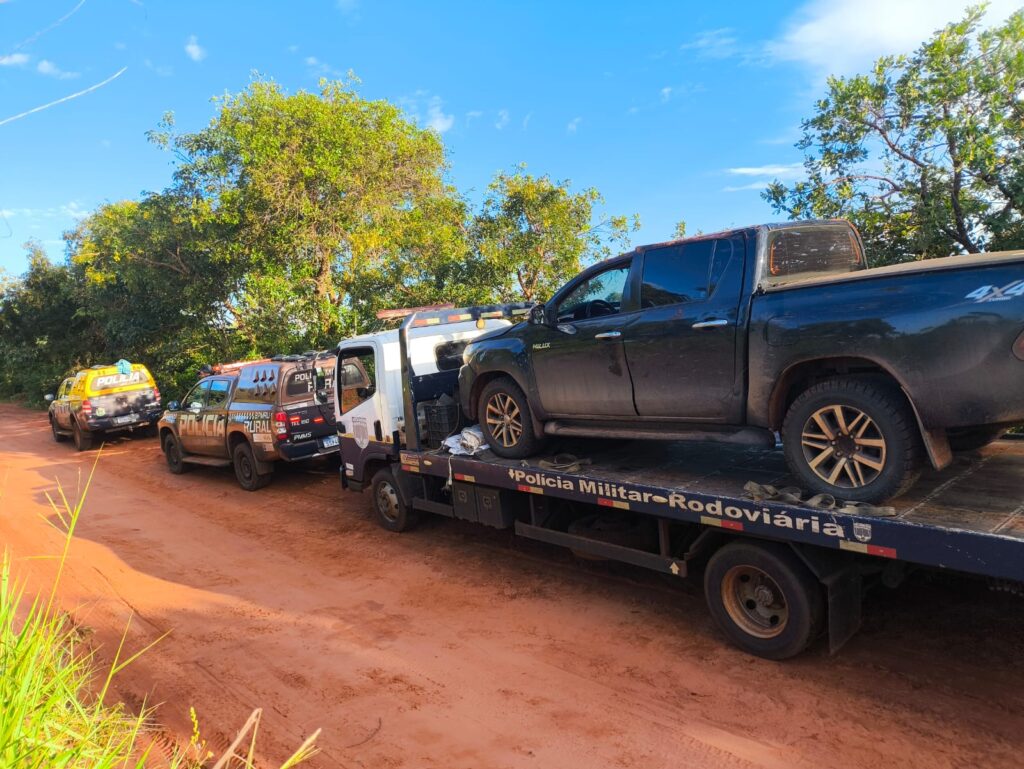 BPM Rural com apoio da PMR, apreenderam aproximadamente 2.000 quilos de maconha